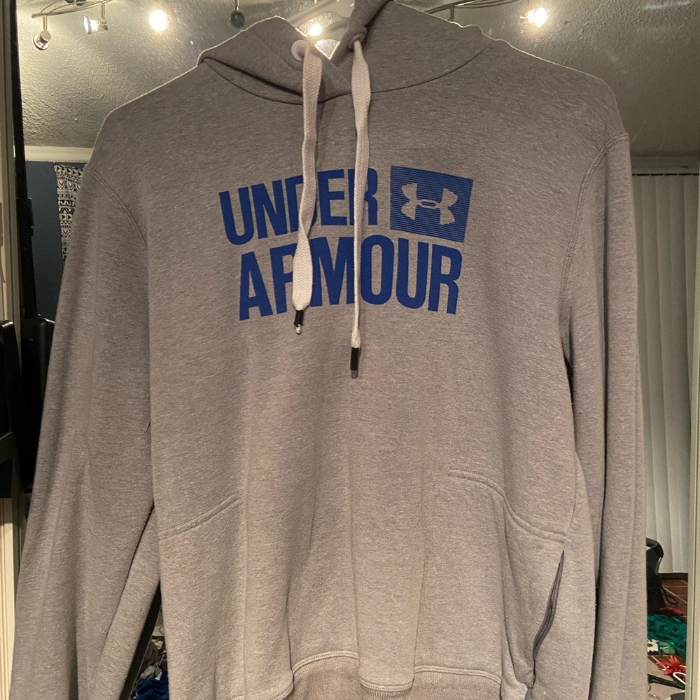 GRAY UNDER ARMOUR HOODIE